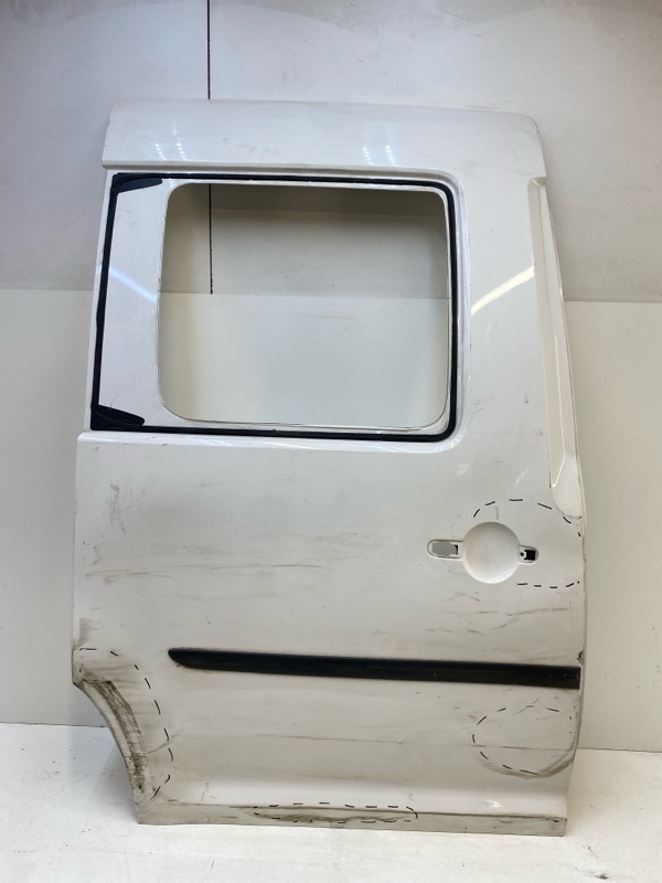 Дверь задняя правая