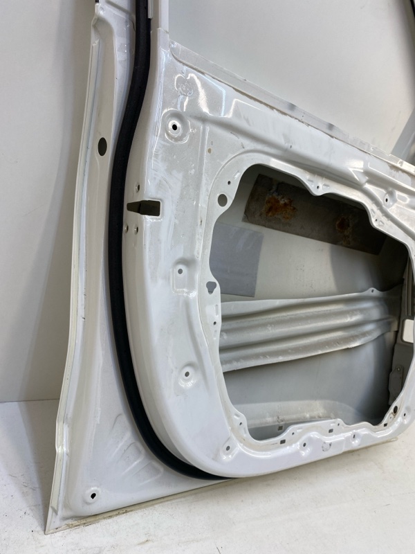 Дверь передняя левая
