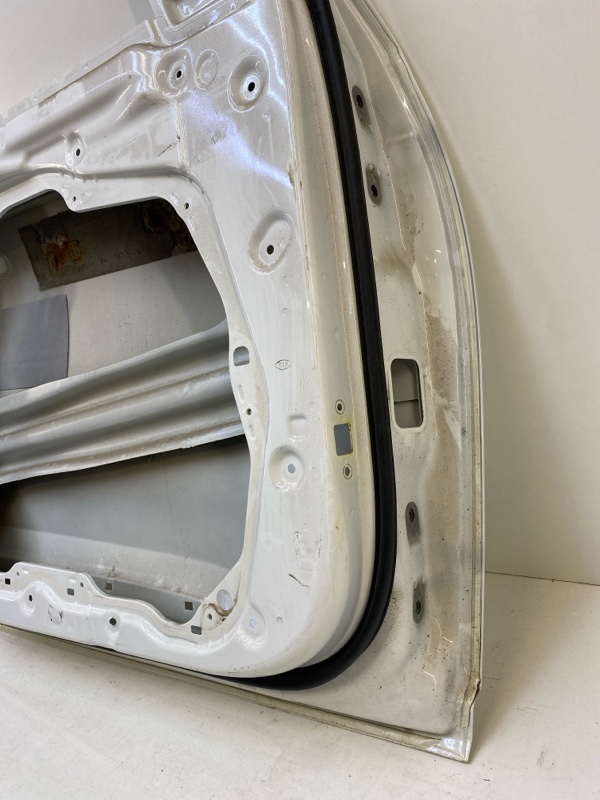 Дверь передняя левая