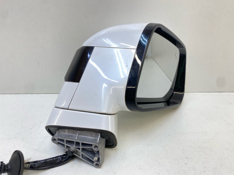 Зеркало правое электрическое