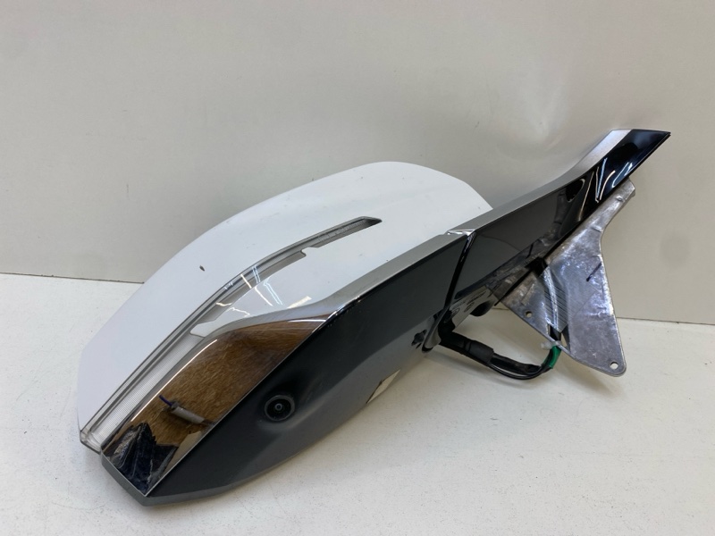 Зеркало правое электрическое