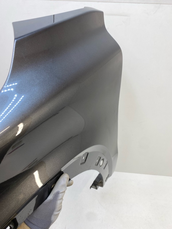 Крыло переднее левое