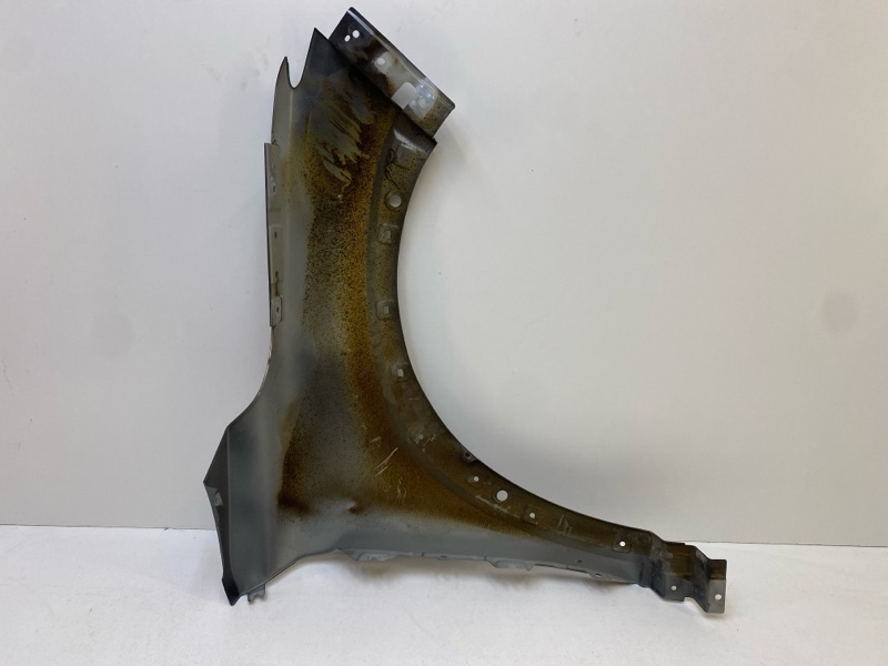 Крыло переднее левое