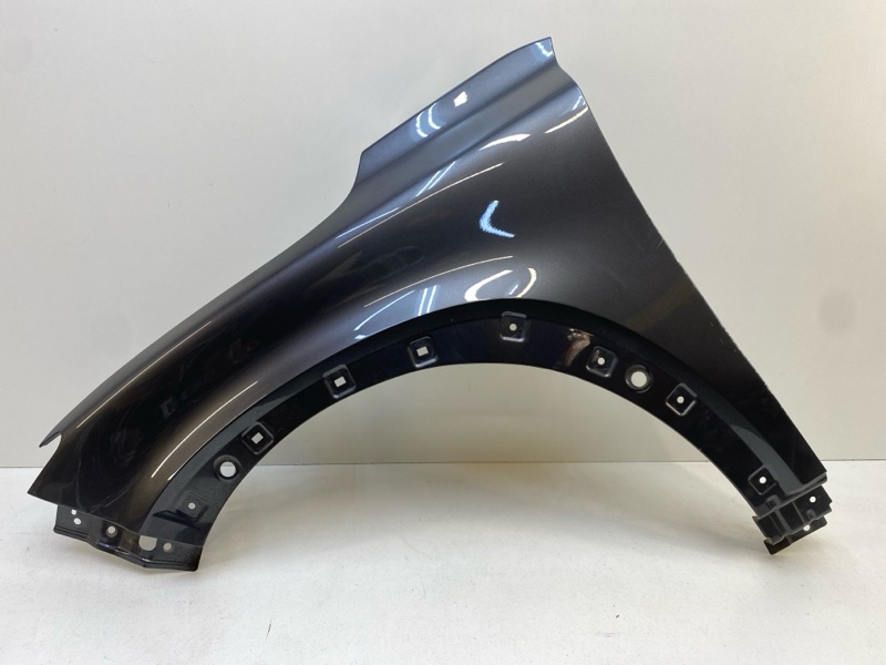 Крыло переднее левое