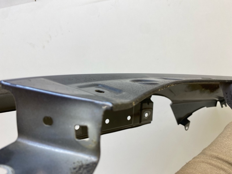 Крыло переднее левое