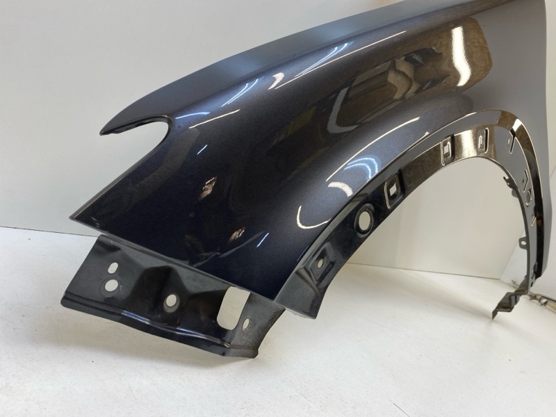 Крыло переднее левое