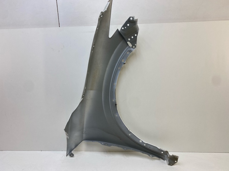 Крыло переднее левое