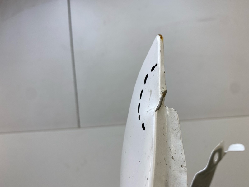 Крыло переднее левое