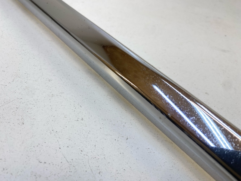 Молдинг переднего бампера