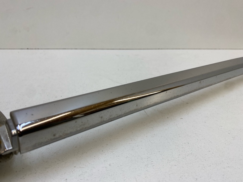 Молдинг переднего бампера