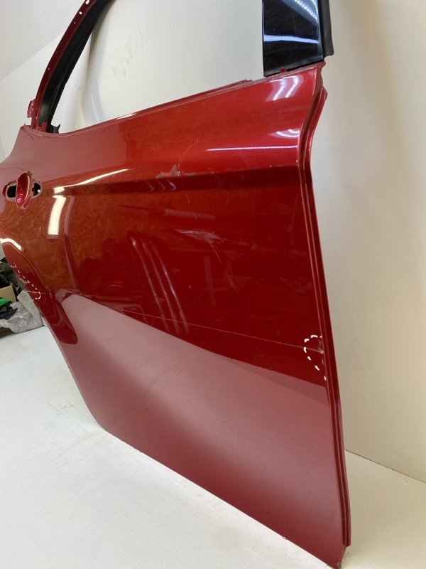 Дверь задняя правая