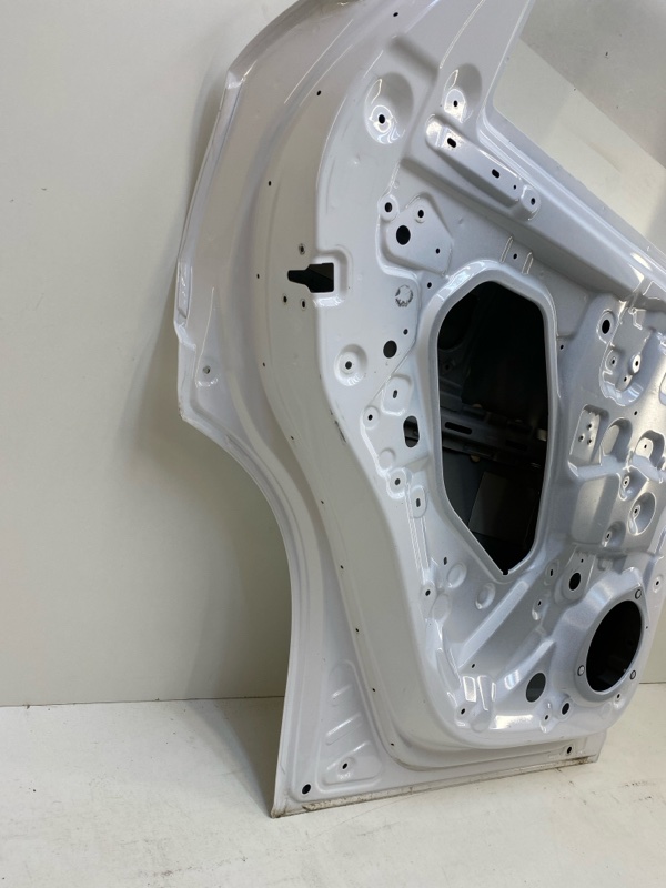 Дверь задняя левая