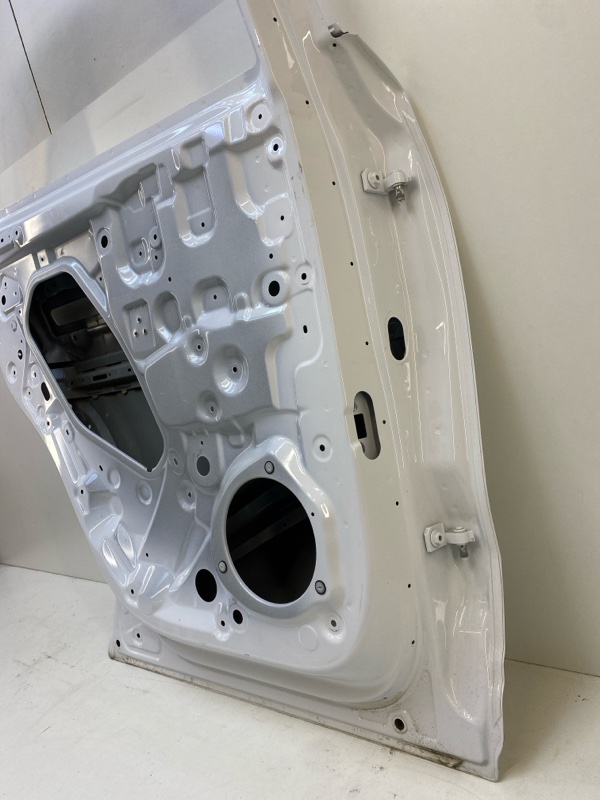 Дверь задняя левая