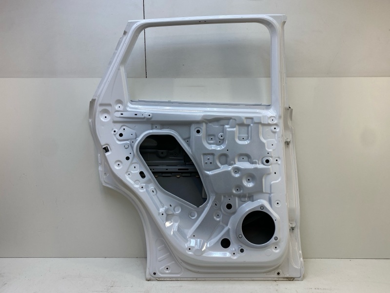 Дверь задняя левая