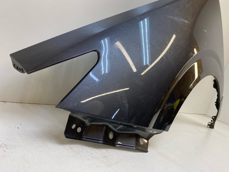 Крыло переднее левое