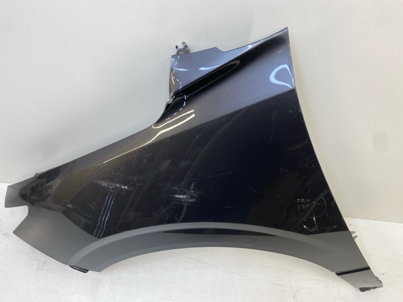 Крыло переднее левое