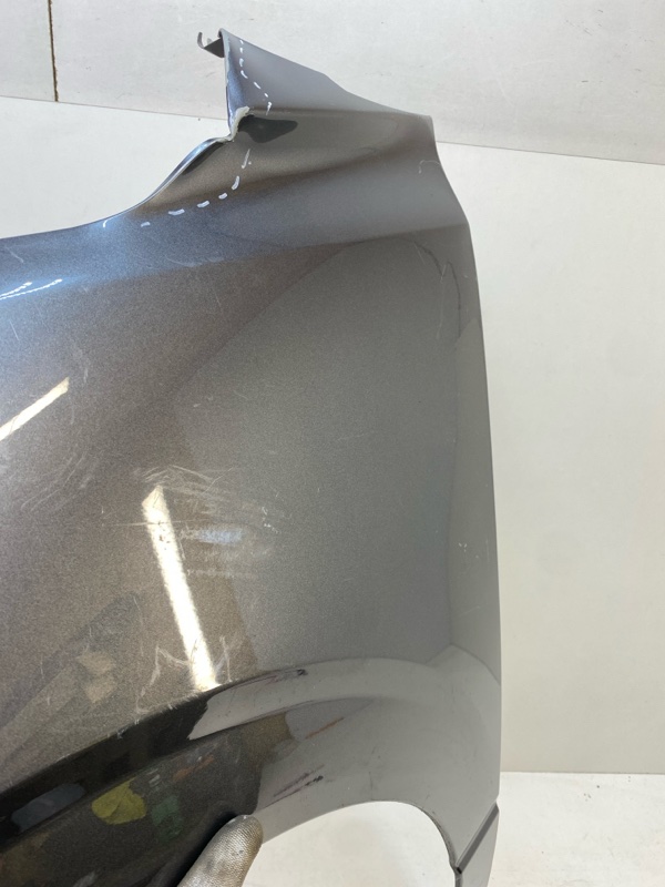 Крыло переднее левое