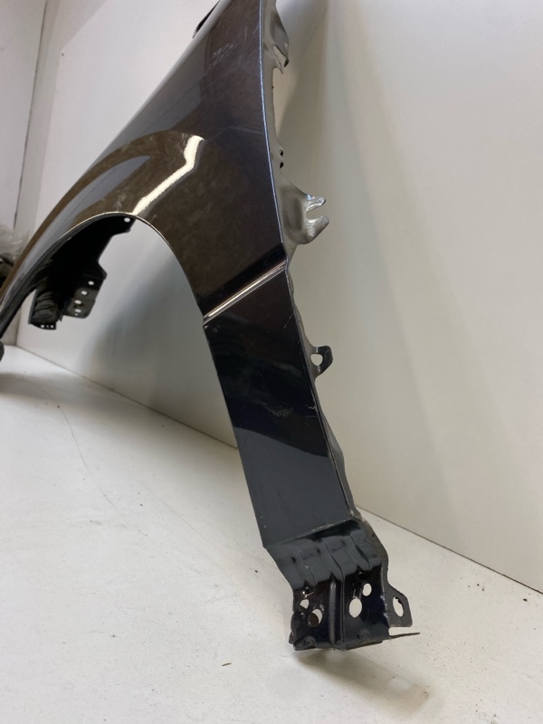 Крыло переднее левое