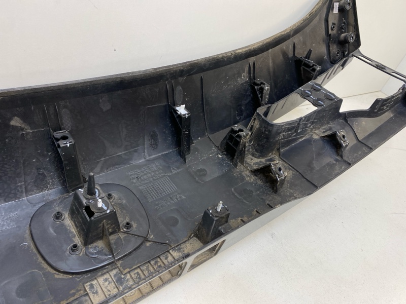 Накладка крышки багажника