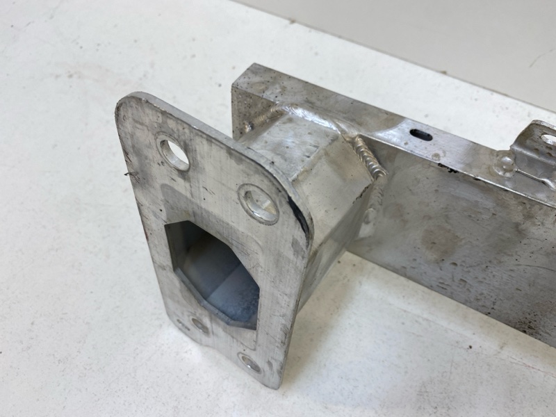 Усилитель переднего бампера