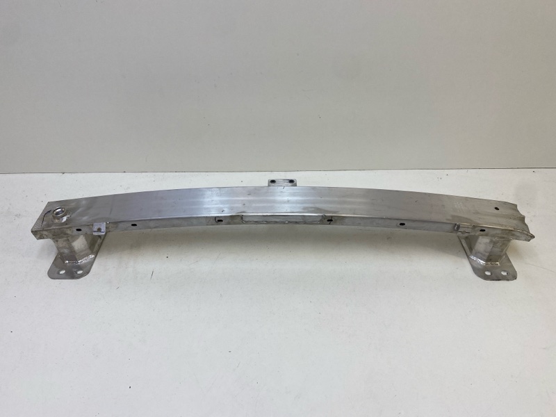 Усилитель переднего бампера