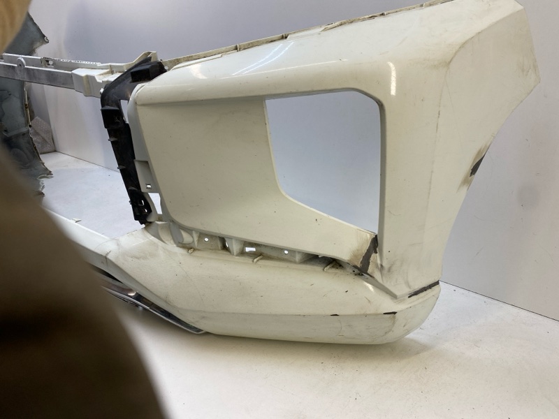 Бампер передний