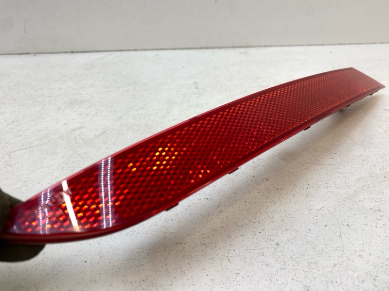 Отражатель в бампер задний правый