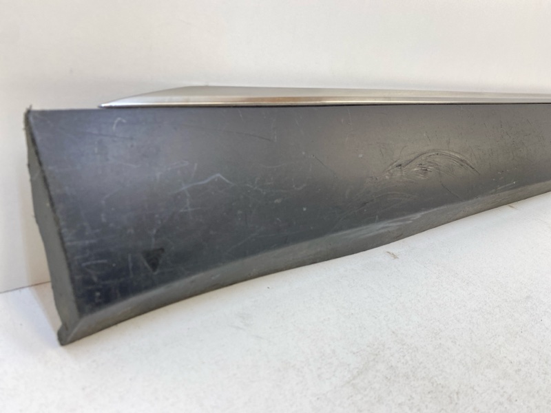 Молдинг двери