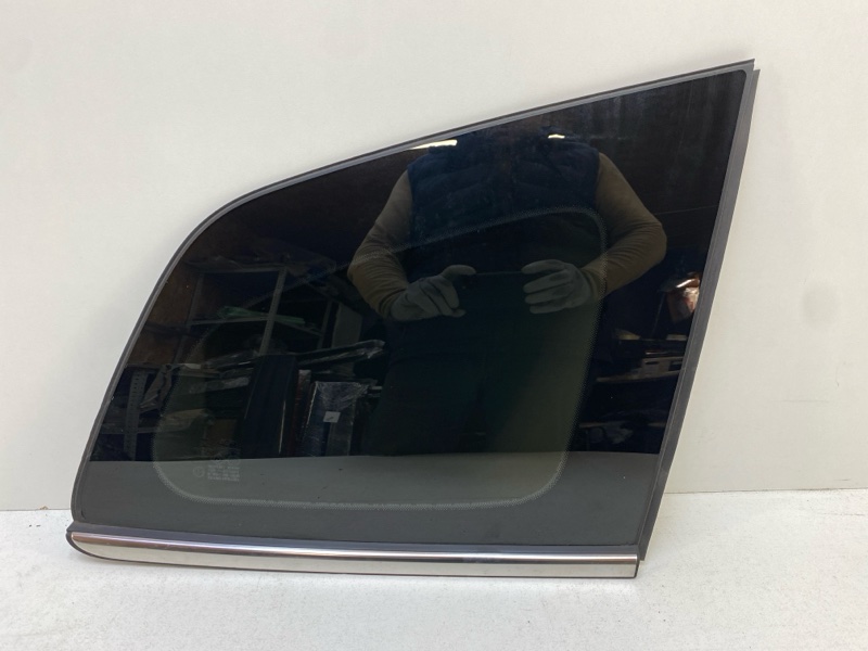 Стекло боковое