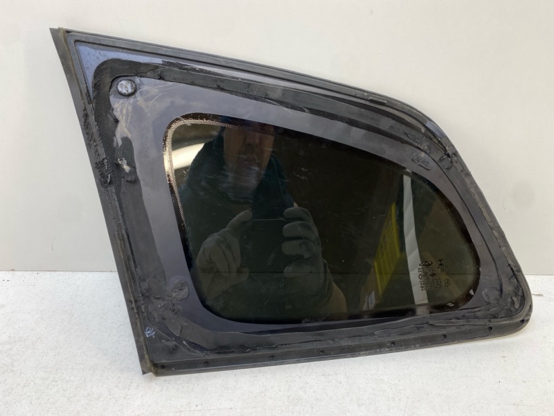 Стекло боковое