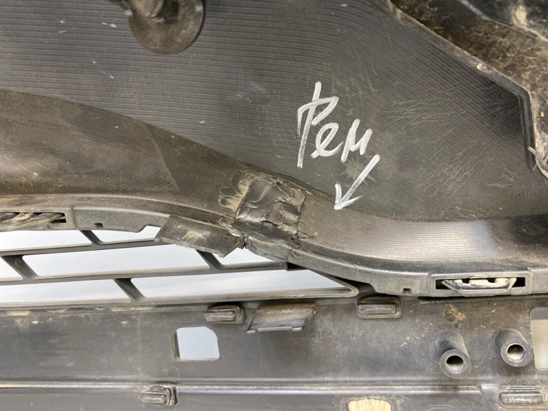 Бампер передний