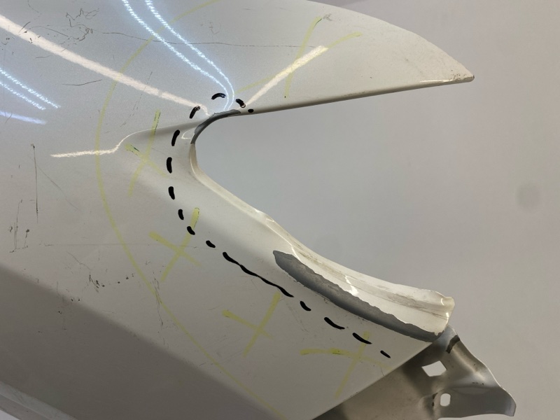 Крыло переднее правое