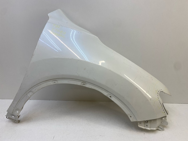 Крыло переднее правое