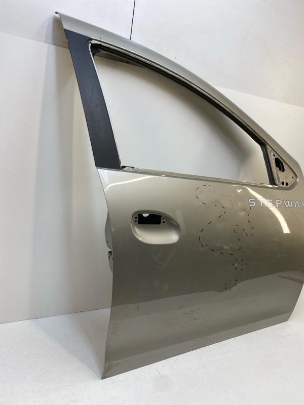 Дверь передняя правая