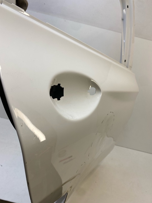 Дверь задняя правая