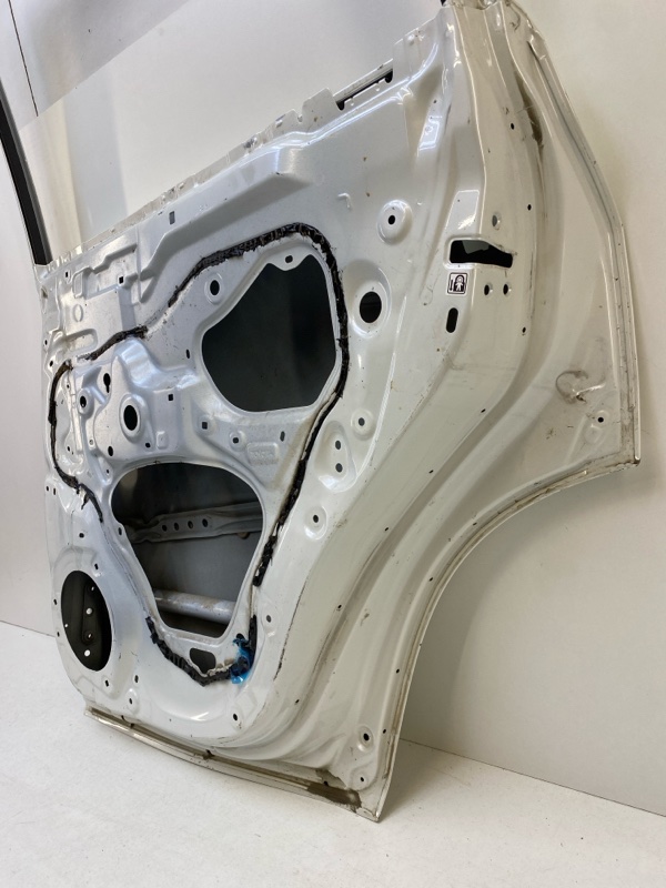 Дверь задняя правая