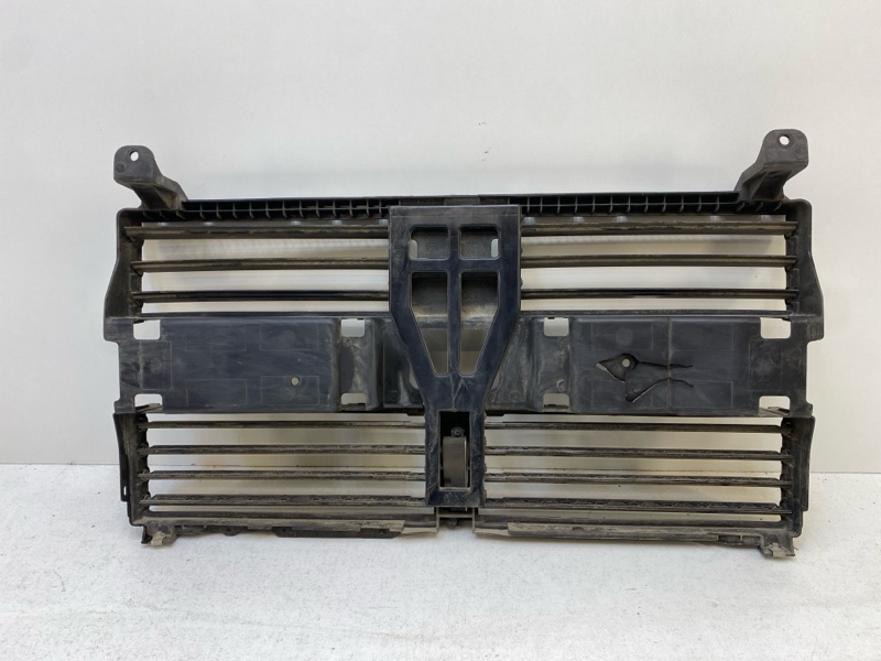 Жалюзи (воздуховод) бампера переднего