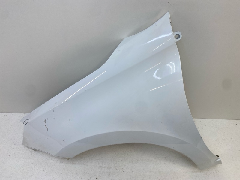 Крыло переднее левое