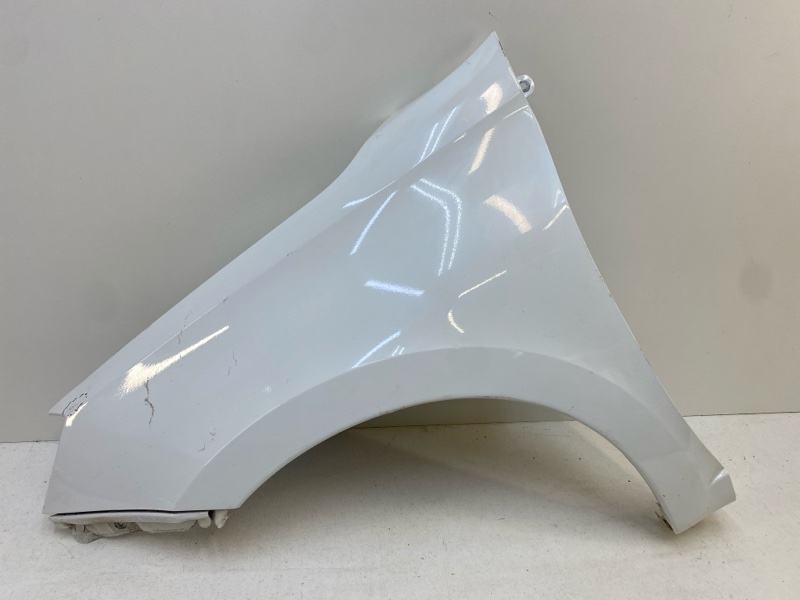 Крыло переднее левое