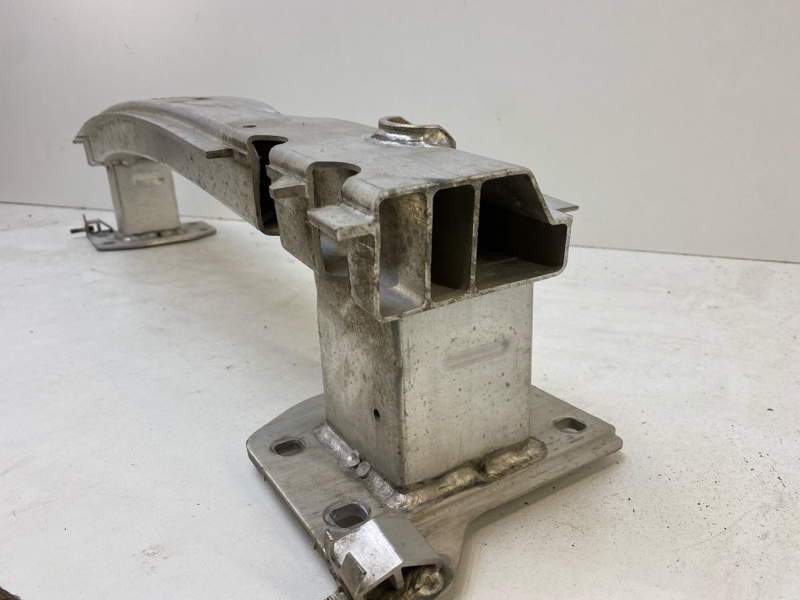 Усилитель заднего бампера