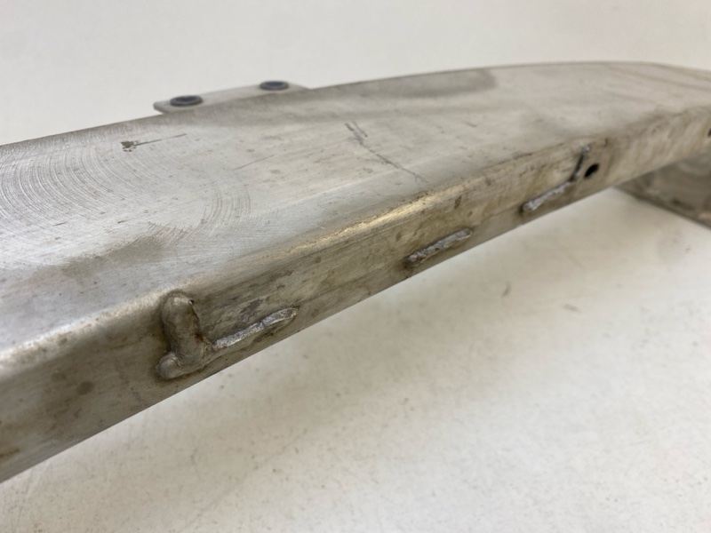 Усилитель переднего бампера