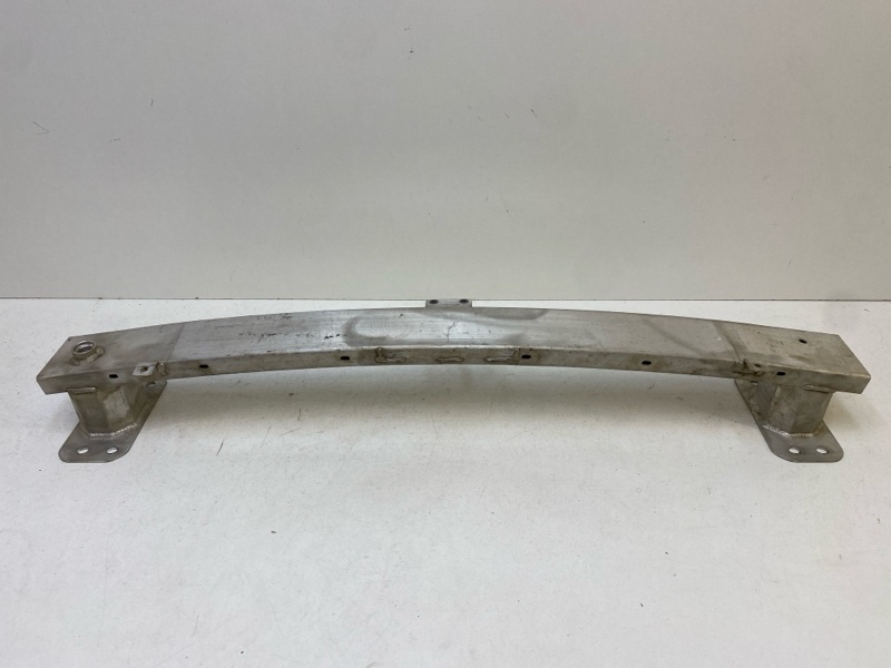 Усилитель переднего бампера