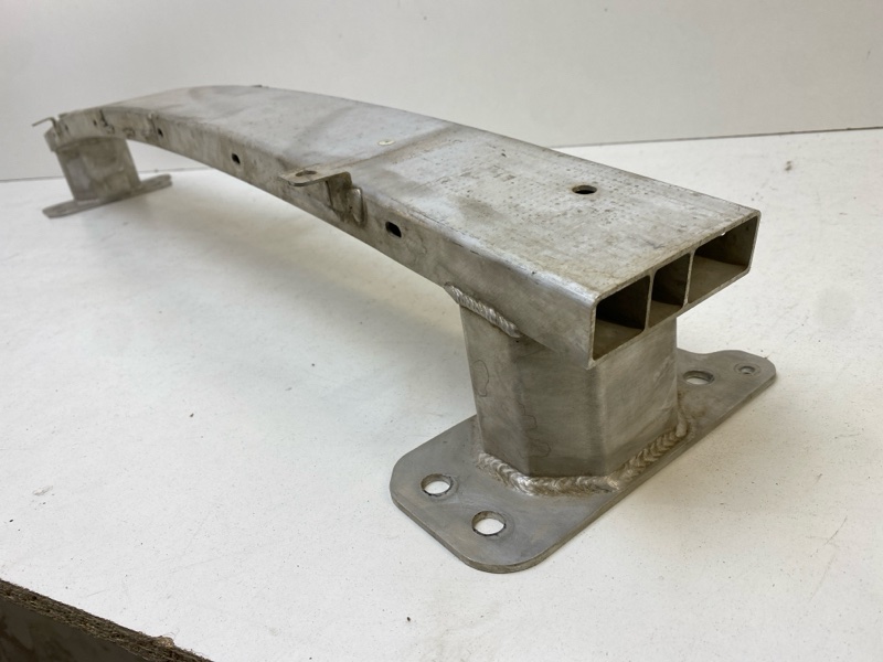 Усилитель переднего бампера