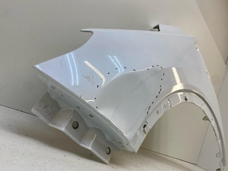 Крыло переднее левое