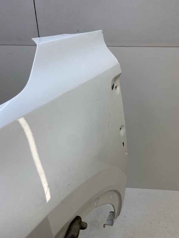 Крыло переднее левое