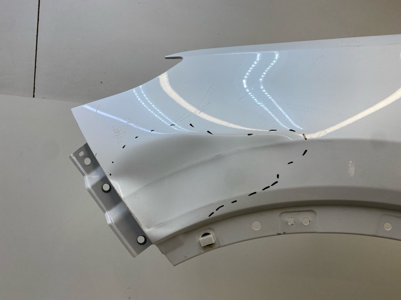 Крыло переднее левое