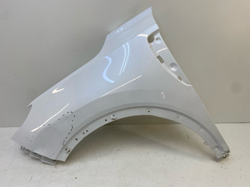 Крыло переднее левое