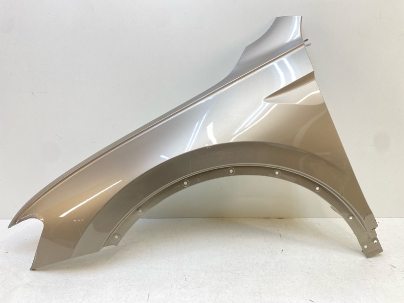 Крыло переднее левое