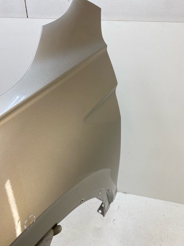 Крыло переднее левое