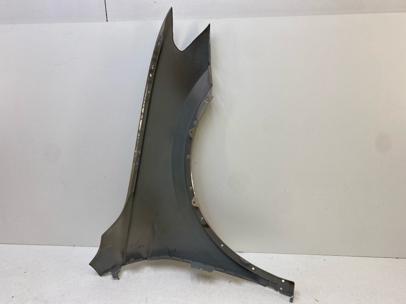 Крыло переднее левое